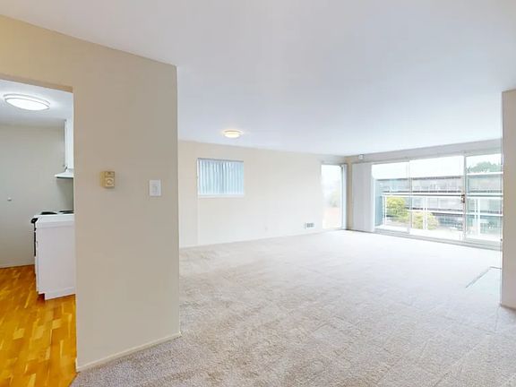 4th image of 59 Lupine Ave APT 205