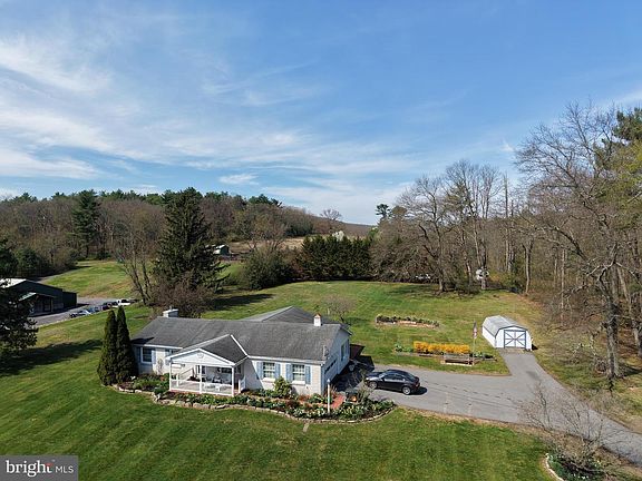 4th image of 422 Greenwood Rd