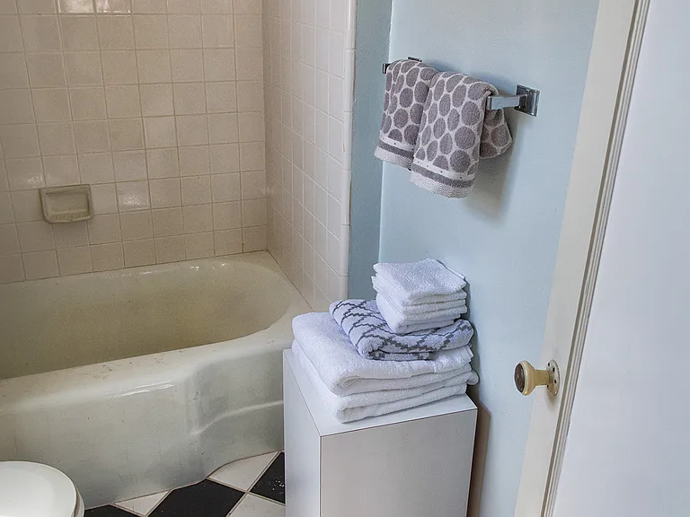 2963 Hawthorn St #1 — Photo 2