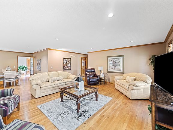 2nd image of 5464 County Road 1545