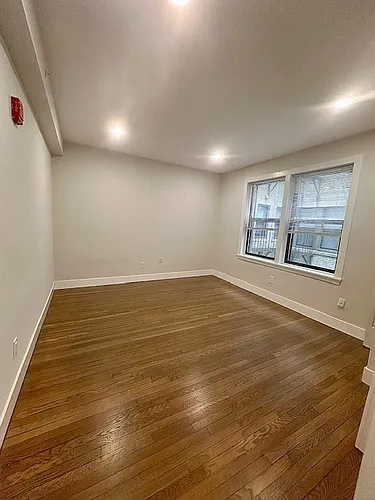 24 Peterborough St #8 Photo 1