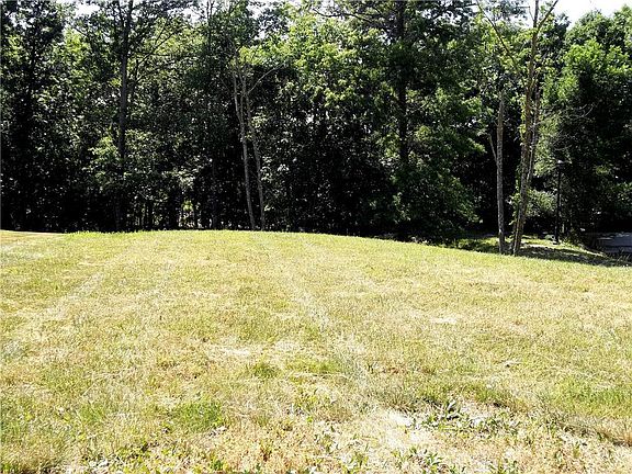 5th image of 901 Christopher Dr