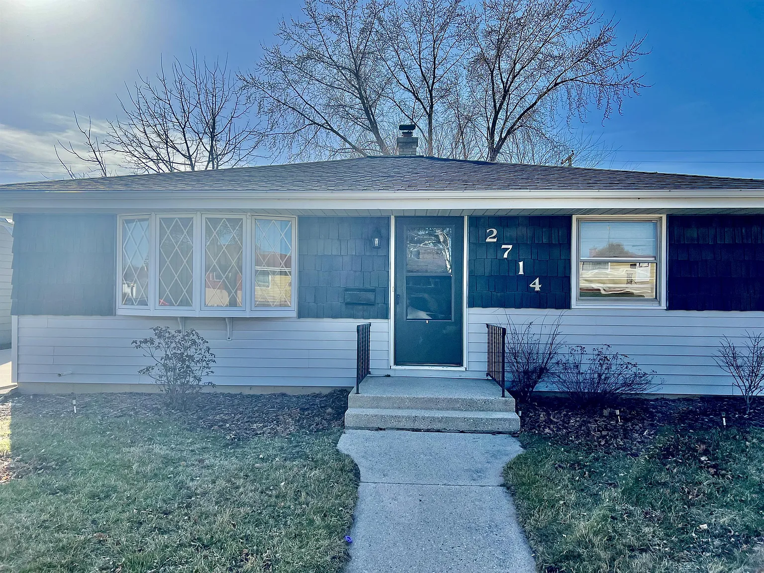 2714 S 11th Pl. - 2714 — Photo 1