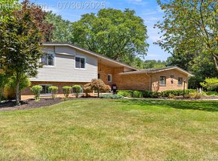 41950 Woodbrook Dr, Canton, MI 48188