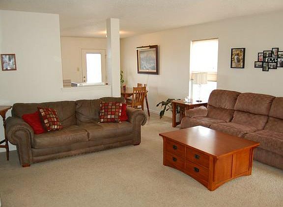3rd image of 14685 Fawn Hollow Ln