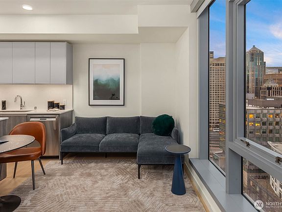 3rd image of 800 Columbia Street #1612