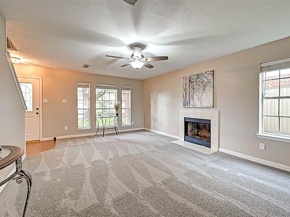Such a lovely space for family gatherings!