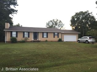 1704 Savannah Dr, Weaver, AL 36277