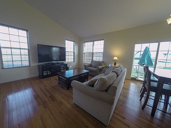 3rd image of 316 Brickyard Ct