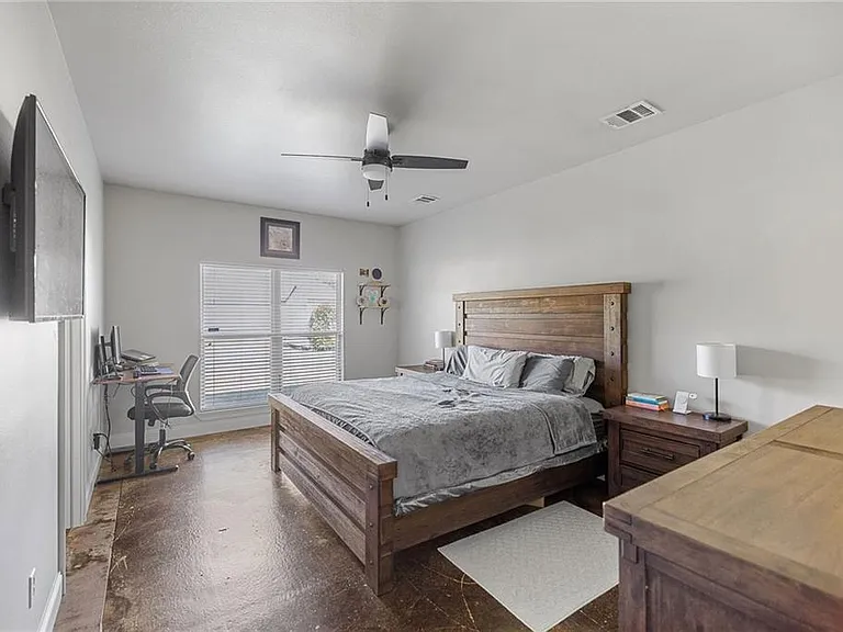 22157 Fen St — Photo 15