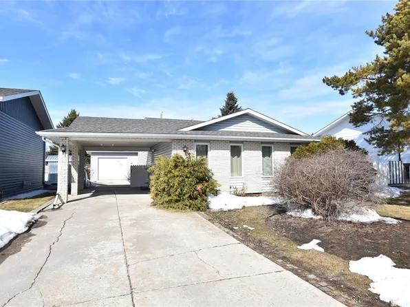 1300 Centre STREET, Nipawin, SK S0E 1E0