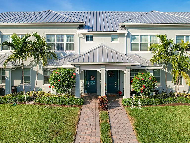 1240 Eucalyptus Dr — Photo 1