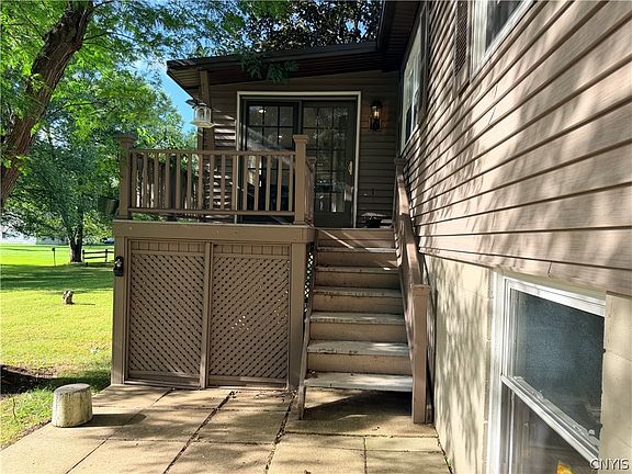 5th image of 3276 Walker Rd