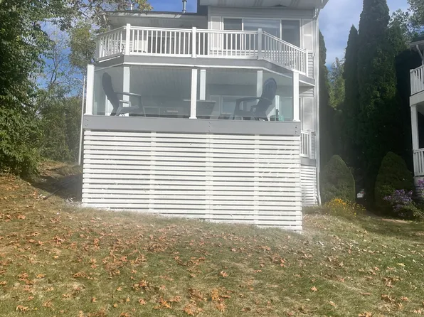 15912 Short St, East Lansing, MI 48823
