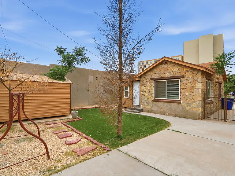 1310 E San Antonio Ave — Photo 21