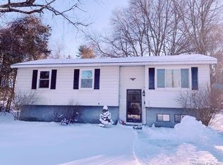 35 Southridge Dr, Willimantic, CT 06226
