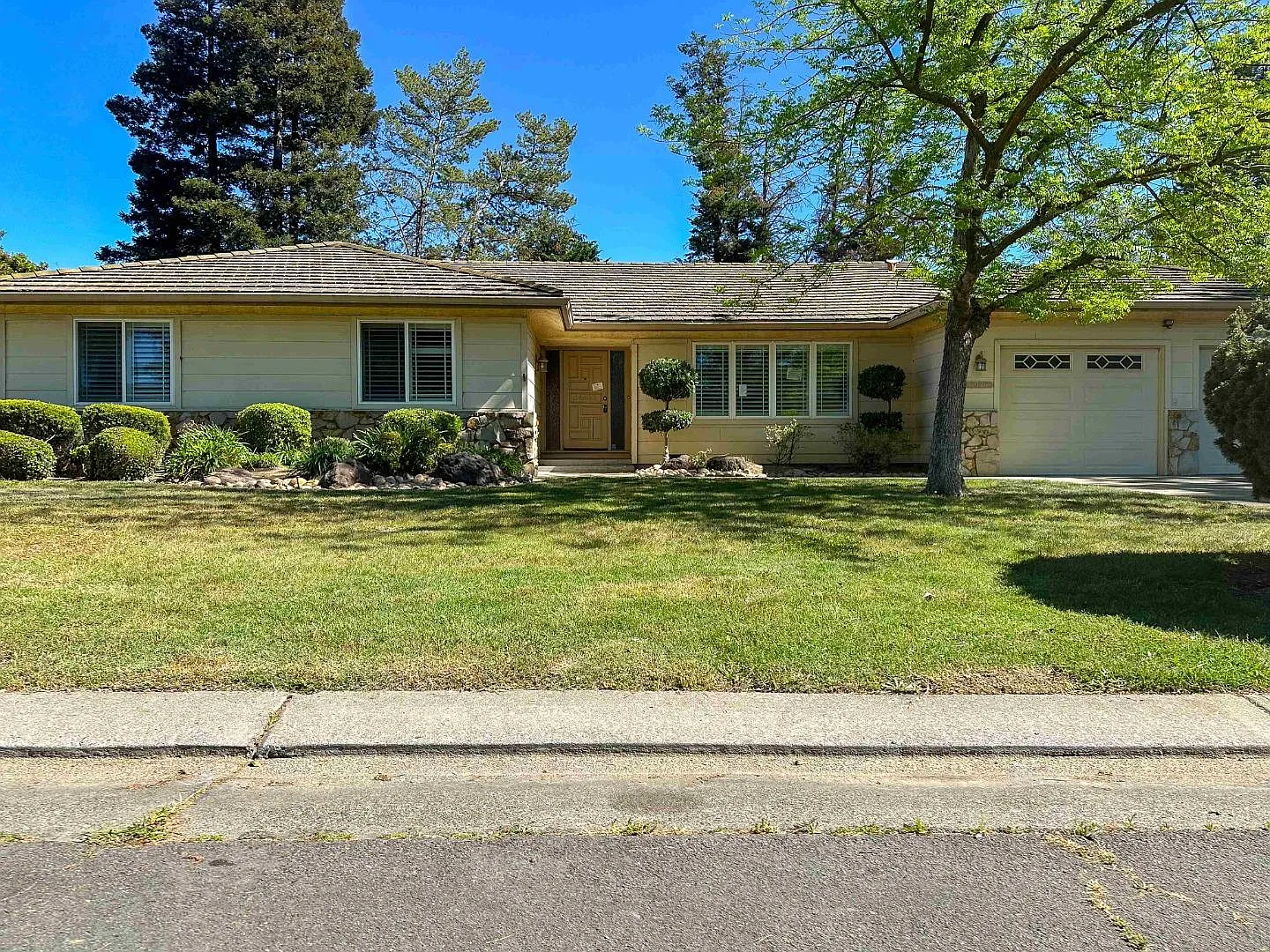 19400 Desiree Ln photo 1