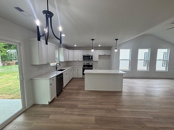 3rd image of 256 Lexington St