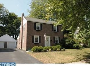 2550 Woodleigh Rd, Havertown, PA 19083