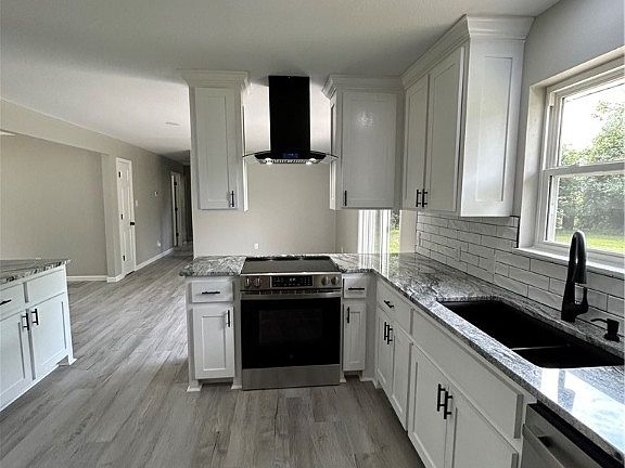 5th image of 1703 Walden Dr