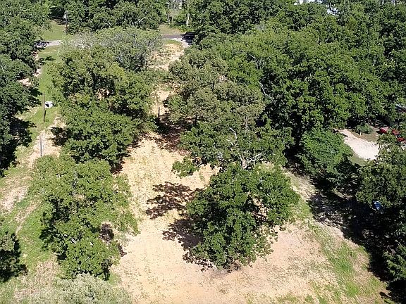 4th image of 15 Oakridge Cir