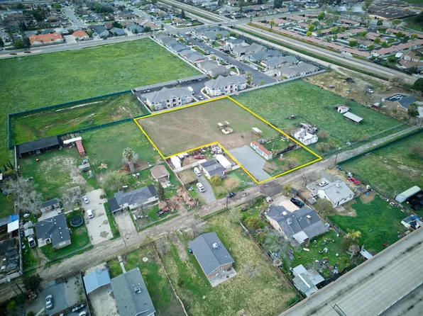 1686 E Foster Drive #H, Tulare, CA 93274