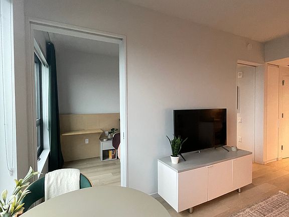 2nd image of 15 Park Dr APT 1