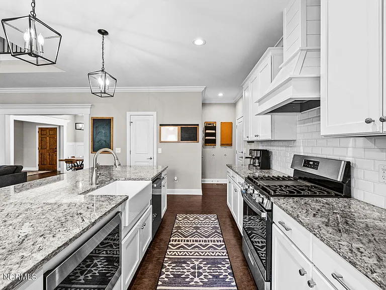 182 Lakeview Dr — Photo 23