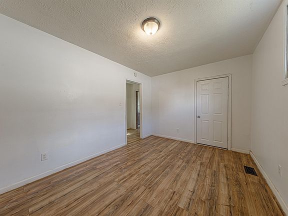 4th image of 1115 N Elliott St