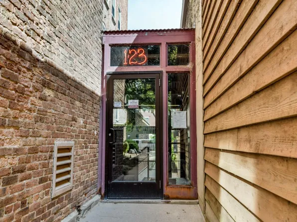 123 North Blount Street #404, Madison, WI 53703