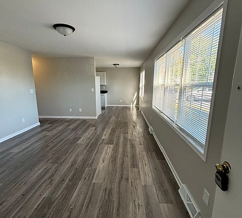 5th image of 1604 Firestone Ln APT B
