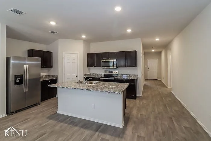 4 bed, 2.0 bath, 1796 sqft, $1,785 — Photo 3