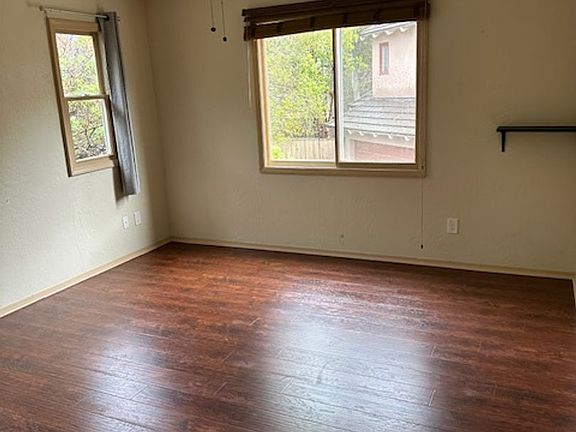 3rd image of 1109 E Cota St