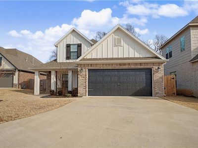 2190 N Woodlark Ln, Fayetteville, AR, 72704