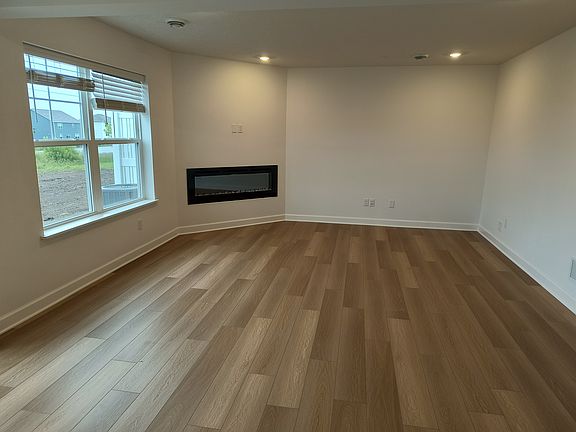 3rd image of 23324 Amber Dr
