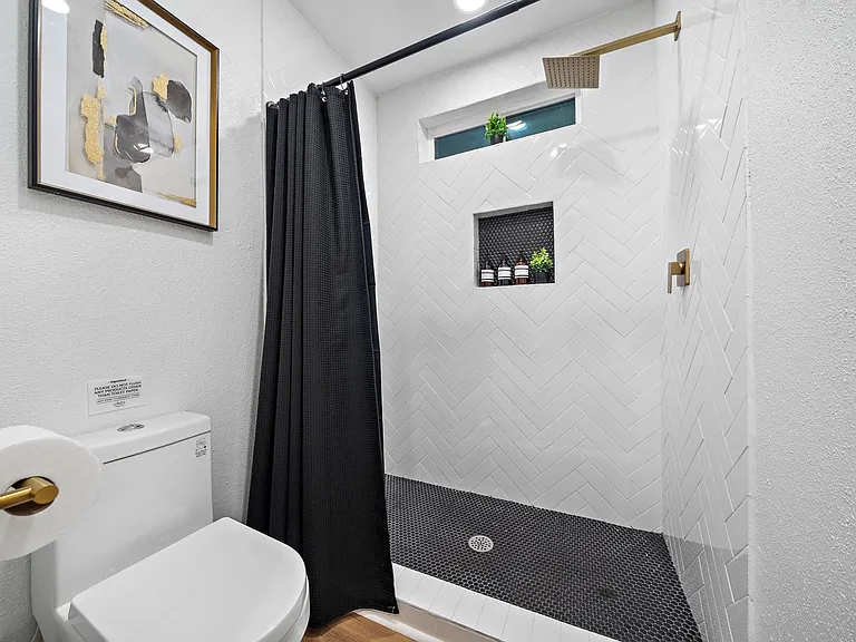 610 Acapulco Village Dr — Photo 15