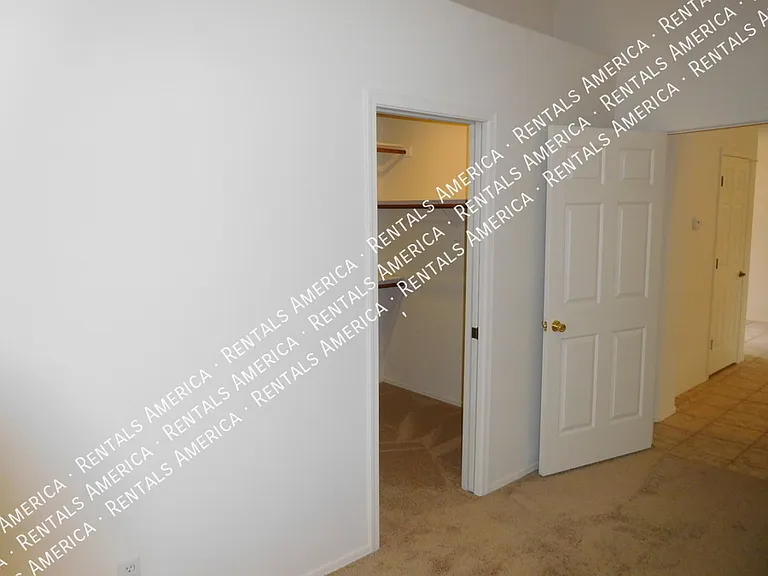 5747 N 105th Ln — Photo 8