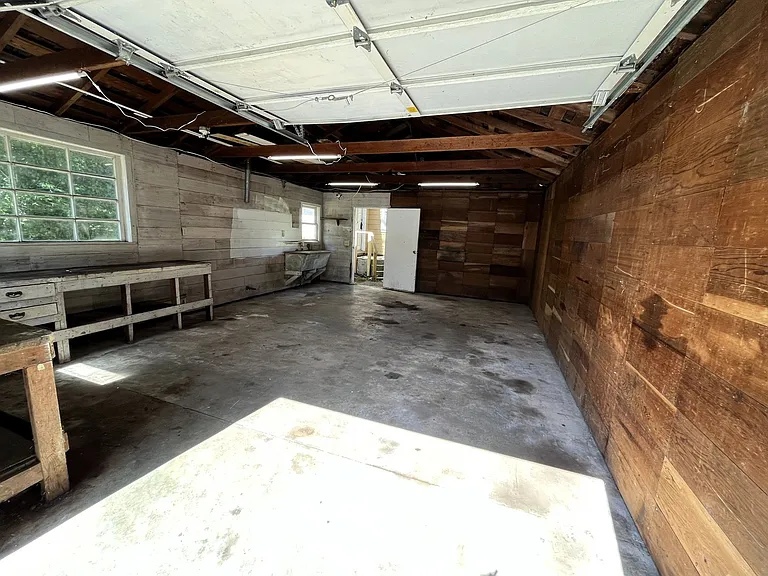 488 Sea Ave — Photo 26