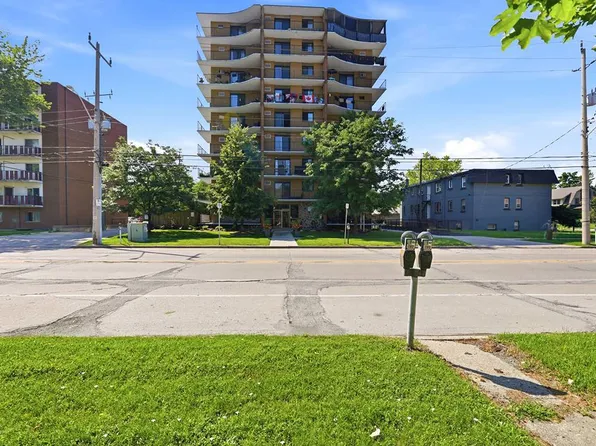 University Tower Apartments, 2255 University Ave W #201, Windsor, ON N9B 1E6