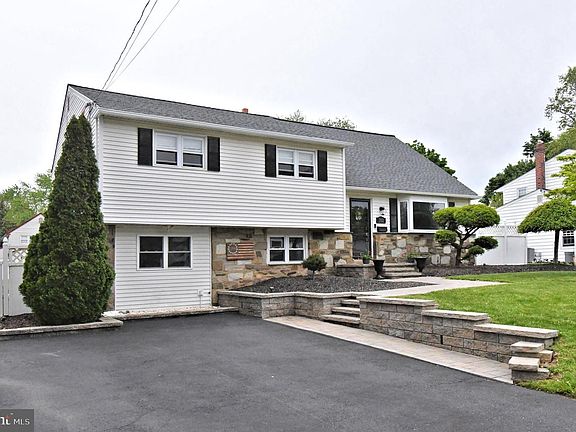 2nd image of 712 Ivyland Rd