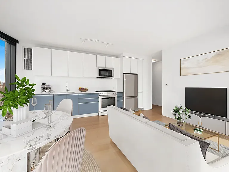 415 Red Hook Ln #12D — Photo 2