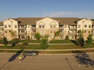 W197N16925 Stonewall Dr UNIT 307, Jackson, WI 53037