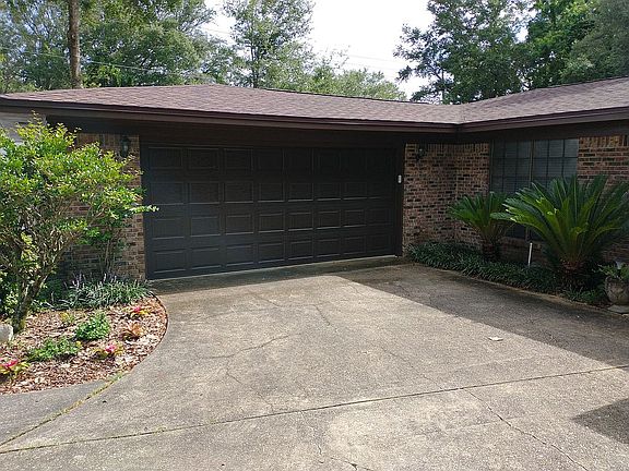 4th image of 601 Country Club Ave
