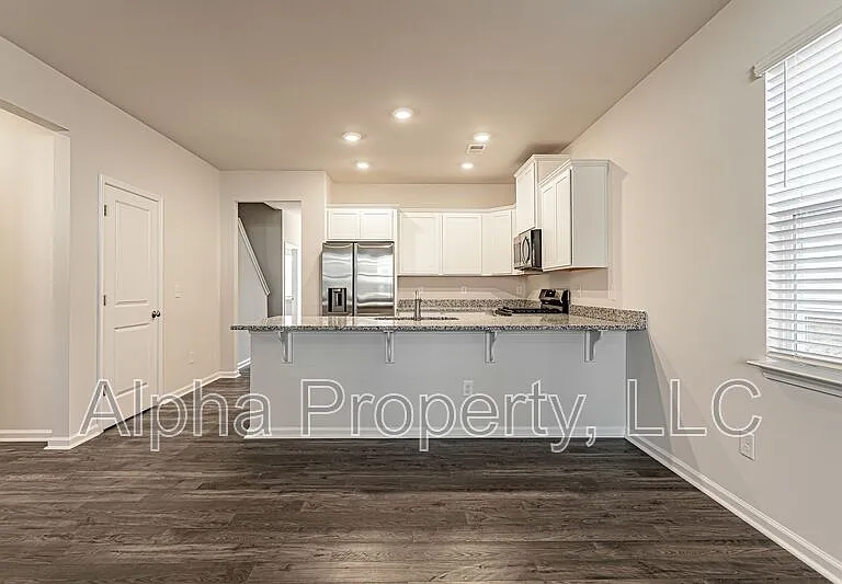 371 Highline Trl — Photo 4