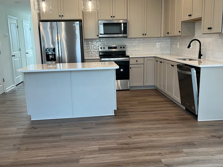 18 Bruton Ln — Photo 8