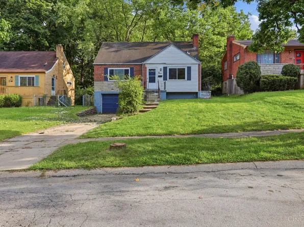 1694 Ashbrook Dr, Cincinnati, OH 45238