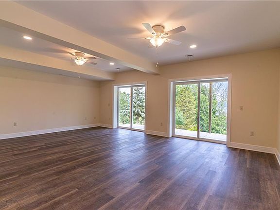 5th image of 4891 Arrowhead Dr