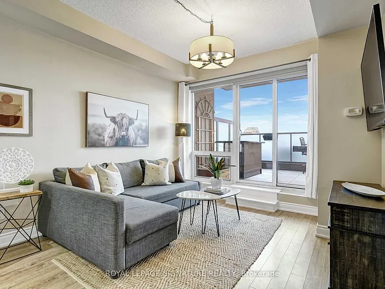 9088 Yonge St #306A — Photo 4