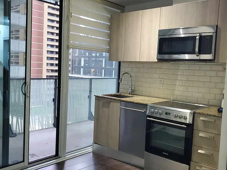42 Charles St E #501 — Photo 4