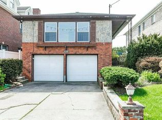 216-28 28th Rd, Bayside, NY 11360